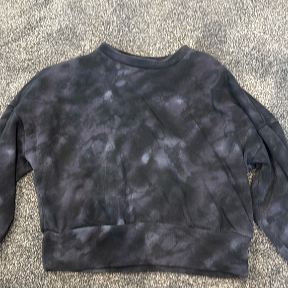 Tops - Black tie dye crew neck